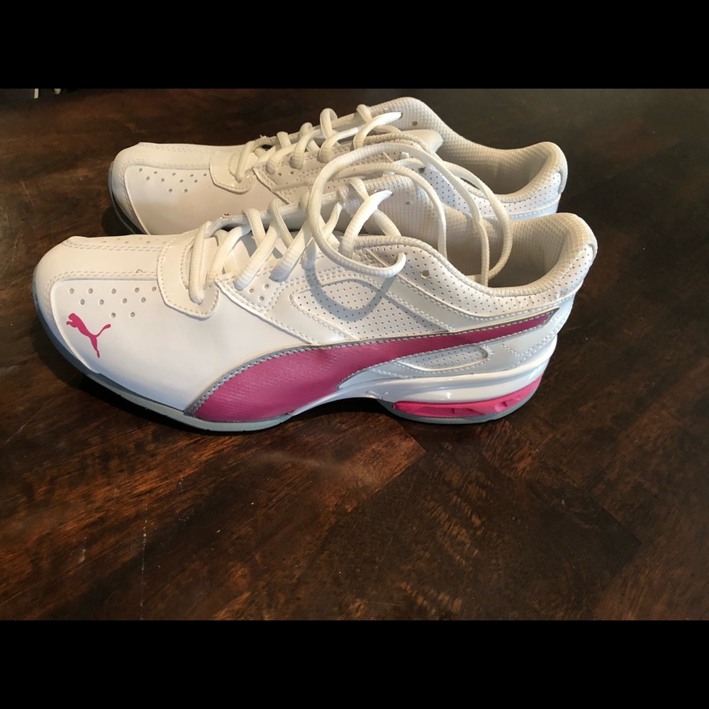Women’s Puma Tazon 6 white and pink size 7.5